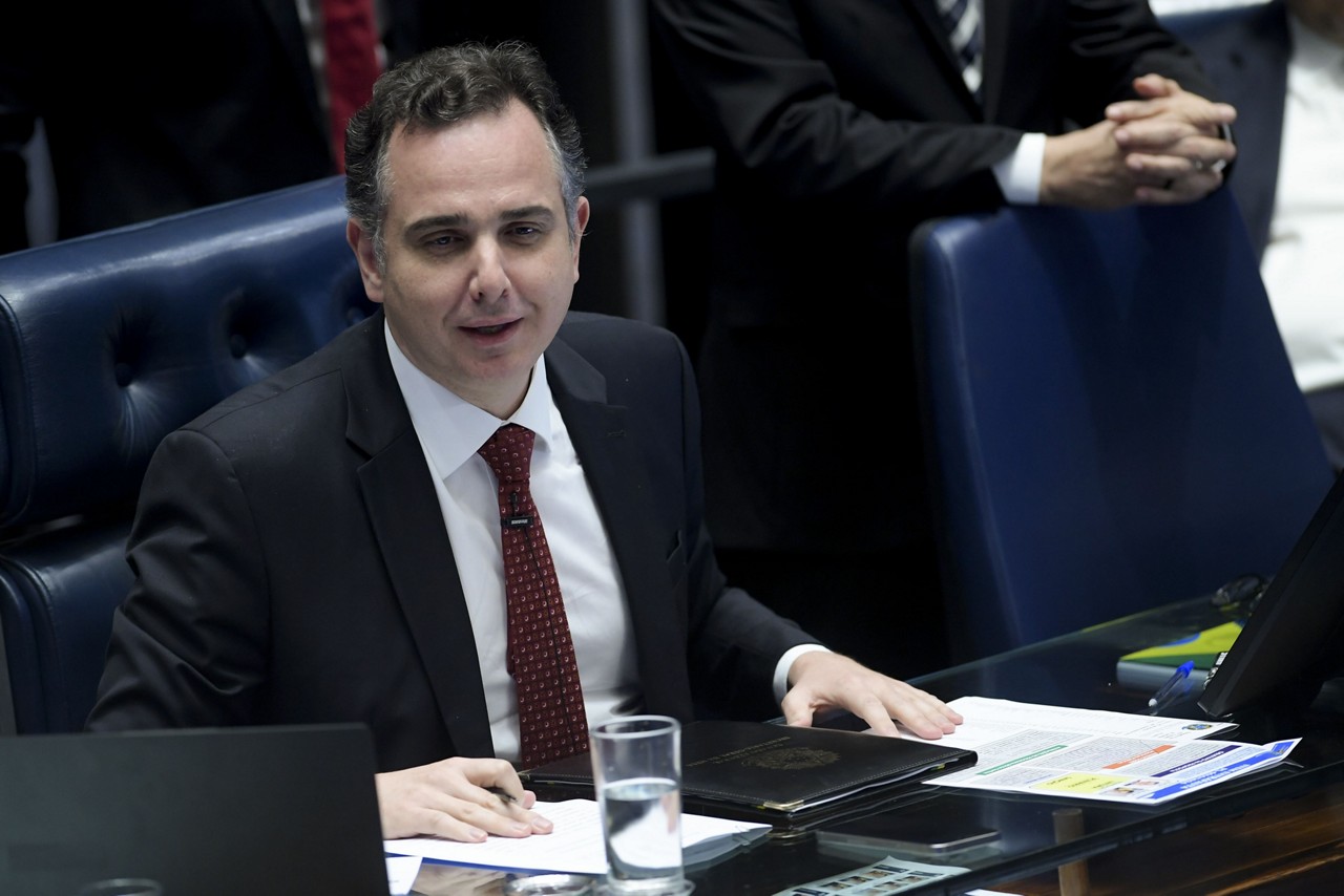 Rodrigo Pacheco não foi a ato do governo, mas elogiou iniciativa de Lula de relembrar o 8 de janeiro de 2023.