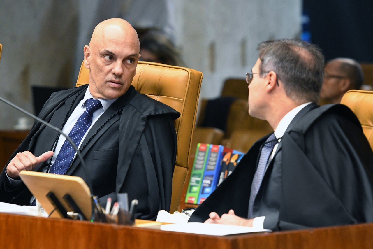 Alexandre de Moraes e André Mendonça divergiram publicamente sobre os limites do Judiciário