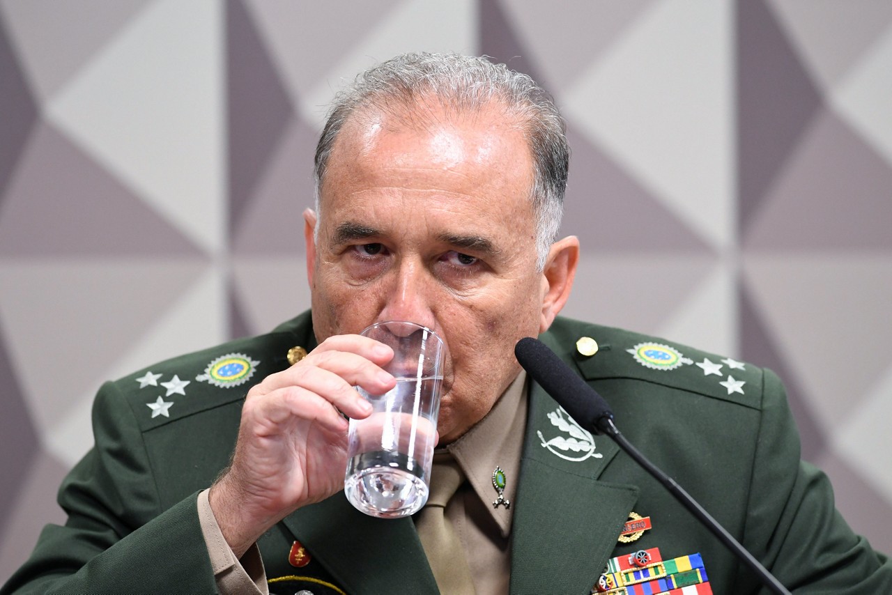 O general do Exército Gustavo Dutra (foto) negou em depoimento ao STF que Anderson Torres soubesse da real situação do acampamento do QG do Exército  em Brasília de onde saíram as pessoas que invadiram e depredaram as sedes dos Três Poderes em 8 de janeiro de 2023