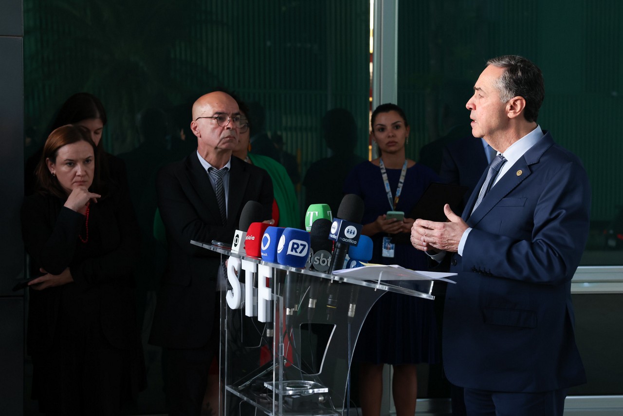 O ministro Luís Roberto Barroso, presidente do STF, em entrevista coletiva