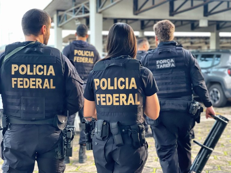 Crimes eleitorais: Polícia Federal prende homens com R$ 500 mil em Niterói (RJ)