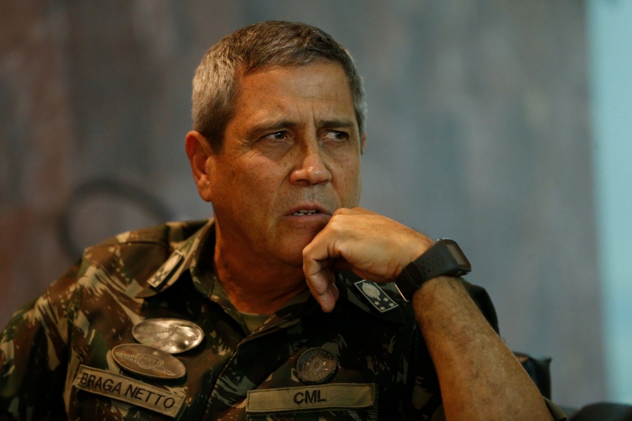 Braga Netto foi preso neste sábado (14) por obstrução à Justiça na investigação sobre tentativa de golpe
