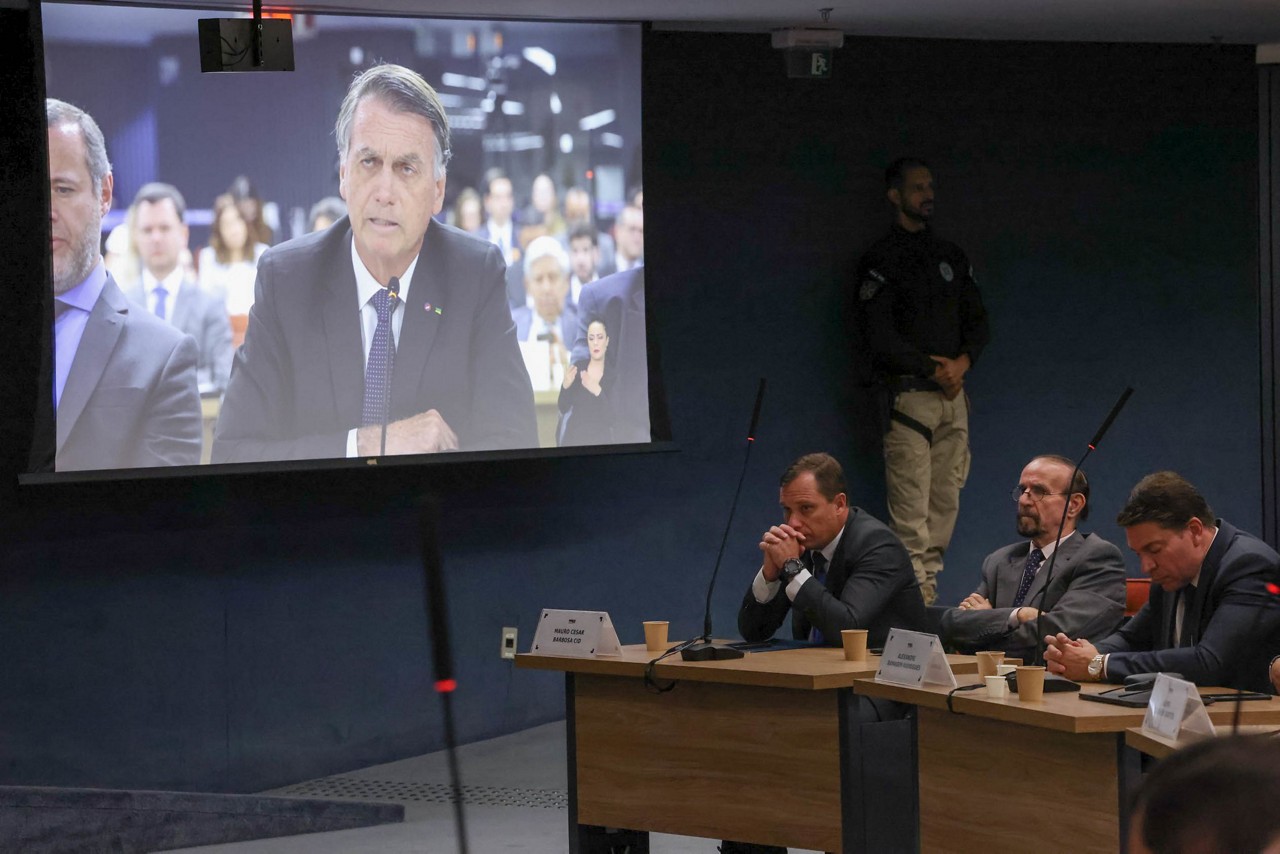 Jair Bolsonaro não deve comparecer a julgamento por tentativa de golpe no STF