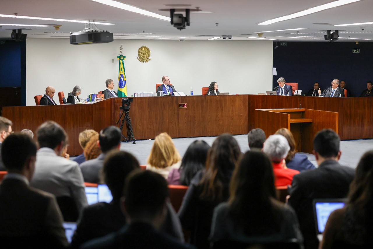 Primeira Turma do STF retoma julgamento do ex-presidente Jair Bolsonaro e mais sete réus por suposta tentativa de golpe