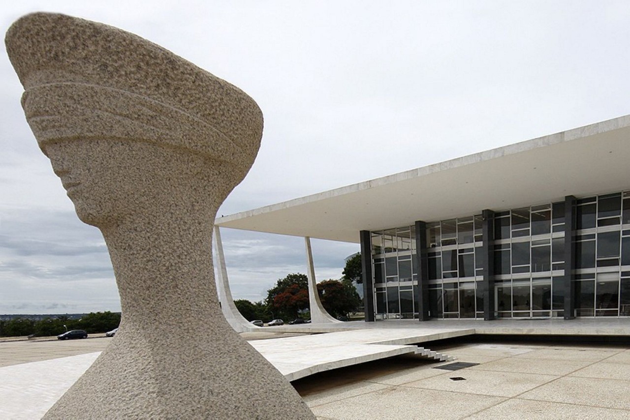 STF analisa envolvimento de 11 militares e um policial federal em plano para manter Bolsonaro no poder após derrota nas eleições de 2022