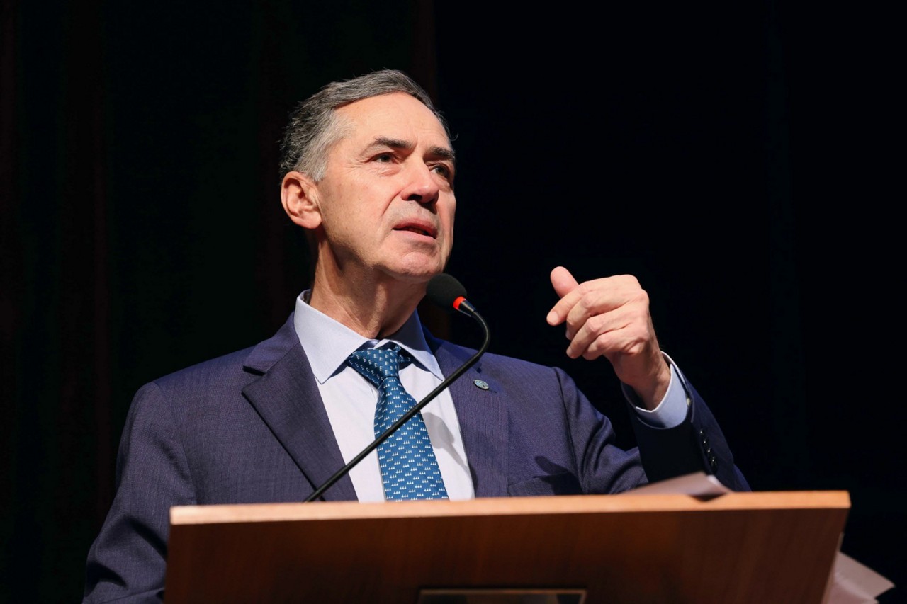 Presidente do STF, ministro Luís Roberto Barroso, também declarou que 'brasileiros vão da pena à indignação' ao responder sobre penas para presos nos atos do 8 de janeiro