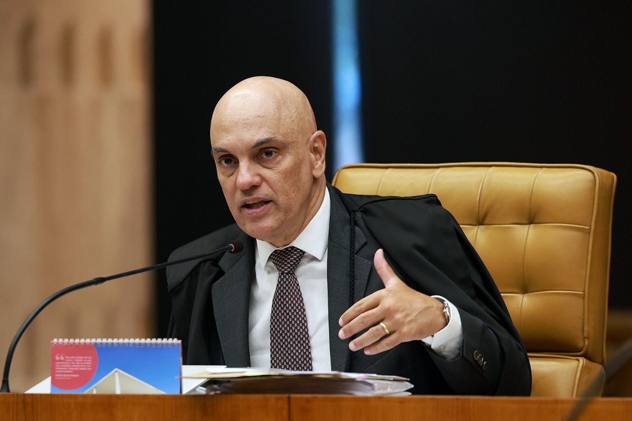 O ministro Alexandre de Moraes, relator do inquérito do golpe, pediu manifestação da PGR sobre o pedido de suspensão da denúncia contra o blogueiro Paulo Figueiredo
