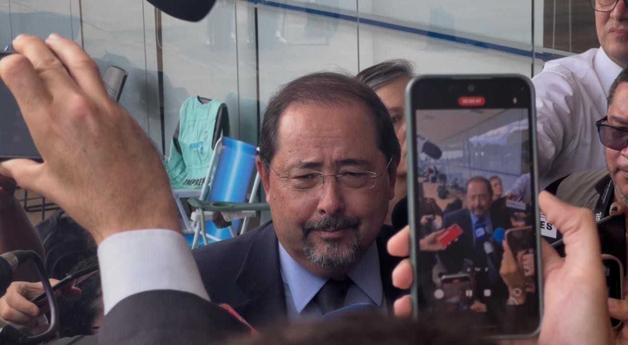Advogado de Jair Bolsonaro (PL), Celso Vilardi retornou ao Supremo Tribunal Federal (STF) nesta terça-feira (25) para retomada da sessão de julgamento da denúncia da PGR