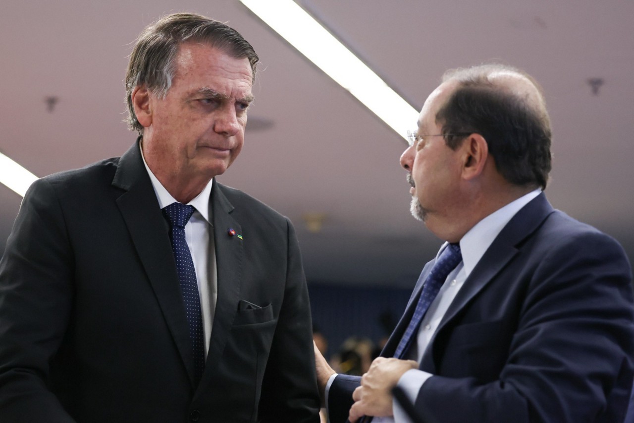 Advogados Celso Vilardi, Paulo Cunha Bueno e Daniel Tesser assinam nota crítica à decretação da prisão domiciliar de Jair Bolsonaro (PL) pelo Supremo Tribunal Federal (STF)