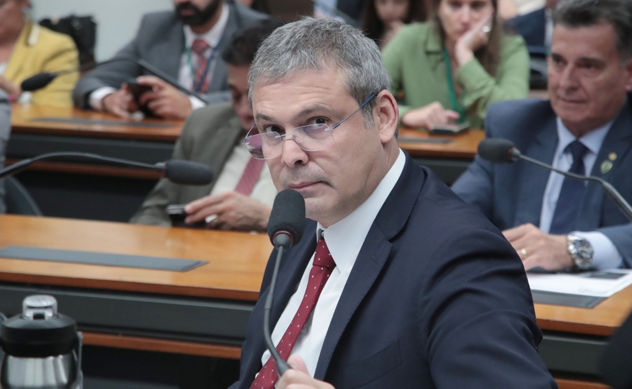 Líder da bancada do PT, Lindbergh Farias, reagiu às sanções do presidente dos Estados Unidos, Donald Trump, contra o Brasil