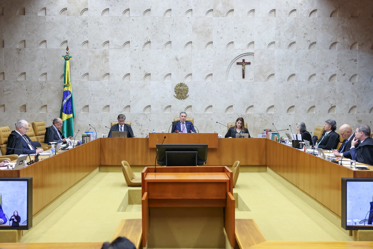 Não existe previsão na lei para impeachment de ministro do Supremo Tribunal Federal (STF); mas, os membros da Corte podem ser julgados por crimes de responsabilidade