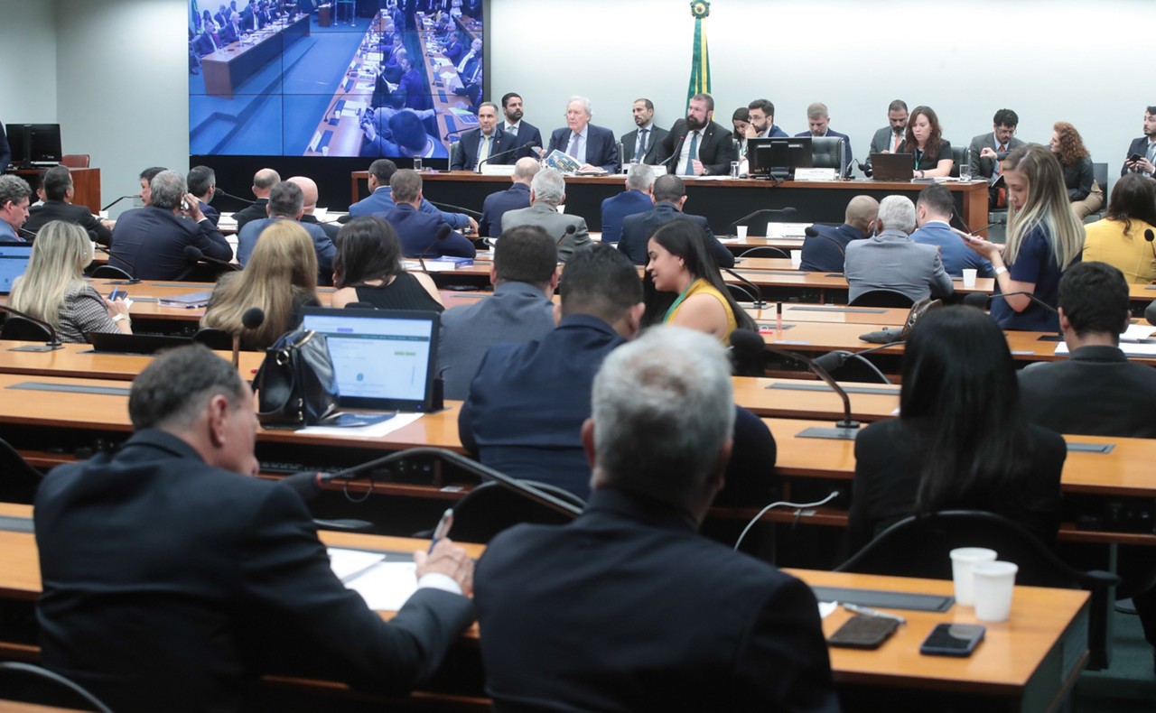 Bate-boca entre Lindbergh e Gilvan da Federal precisou de intervenção da Polícia Legislativa em Comissão de Segurança Pública da Câmara