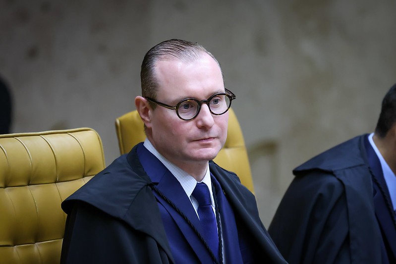 Ministro do STF Cristiano Zanin revoga afastamento de presidente do TJ-MS, alvo de suspeitas sobre venda de sentenças