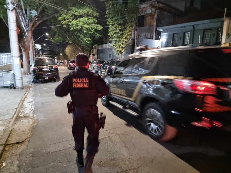 Agentes foram às ruas para cumprir 10 mandados de prisão preventiva, 7 mandados de prisão temporária e 60 mandados de busca e apreensão, em SP e MG