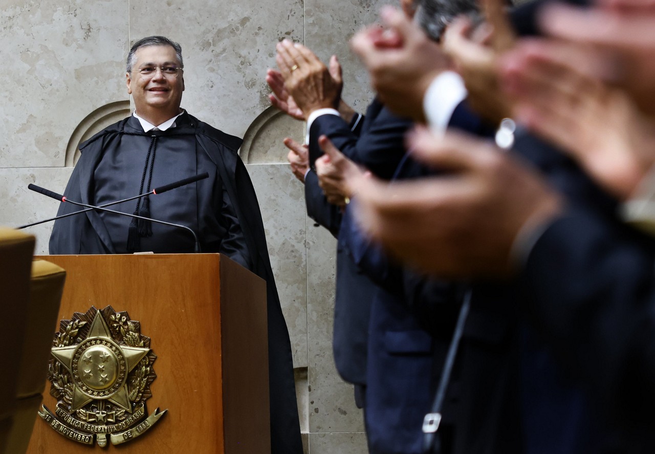 A atuação de Flávio Dino no embate das emendas, sua presença no STF e seu posicionamento público sobre temas-chave têm alimentado a especulação de que ele está se preparando para um caminho que pode levá-lo à Presidência da República