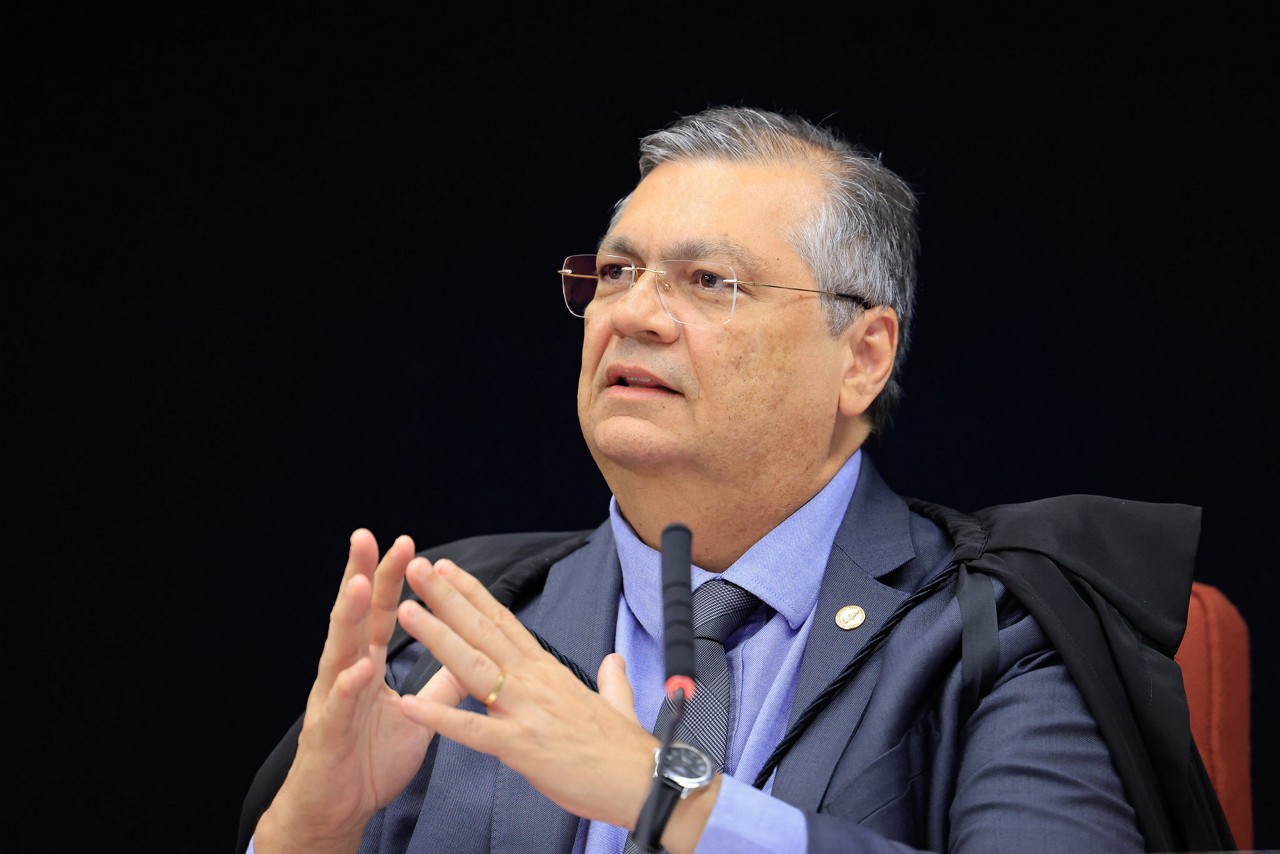 O ministro Flávio Dino vem encampando um movimento de cobrança do cumprimento de transparência e rastreabilidade na destinação de emendas parlamentares previstas na Constituição 