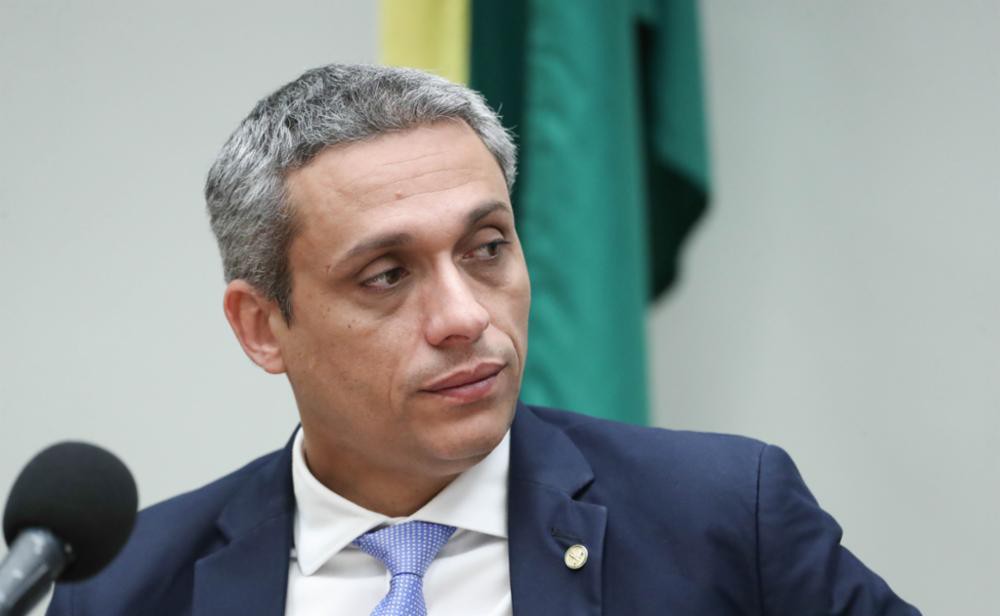 O deputado federal Gustavo Gayer (PL-GO) em audiência na Câmara: PF aponta o deputado como “figura central” de uma organização criminosa que usa verba pública para manter empresas dele e entidades sociais “de fachada”