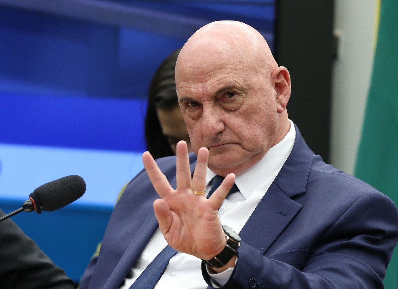 O general Gonçalves Dias foi um dos poucos a falar no terceiro dia de audiência esvaziada pelas ausências e vetos a testemunhas