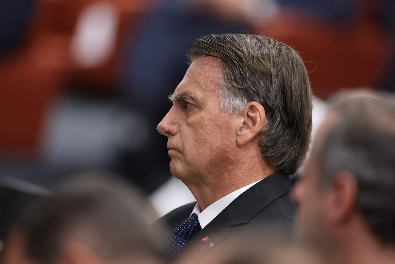 Nesta terça-feira, Bolsonaro disse que não passou a faixa presidencial a Lula para "não tomar vaia"