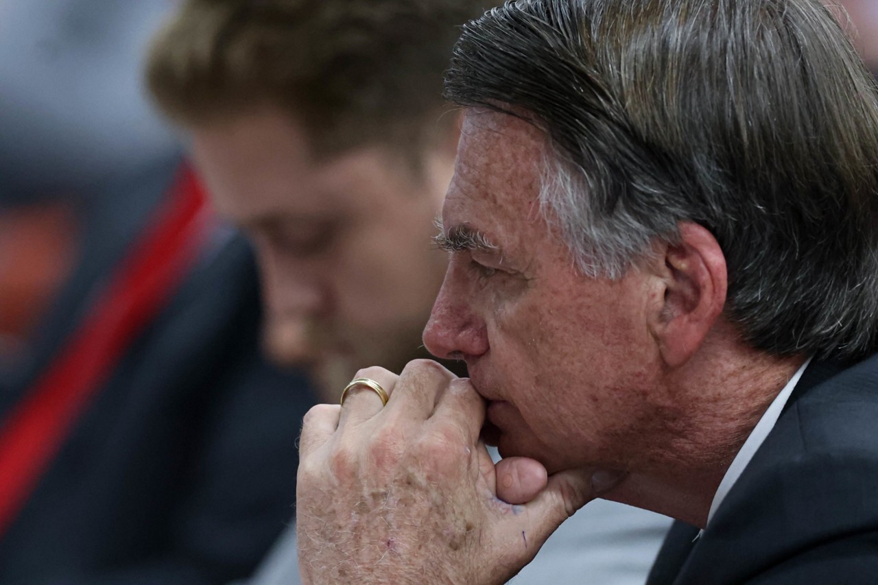 Jair Bolsonaro na sala de sessões da Primeira Turma do STF, durante interrogatórios dos réus pela suposta trama golpista