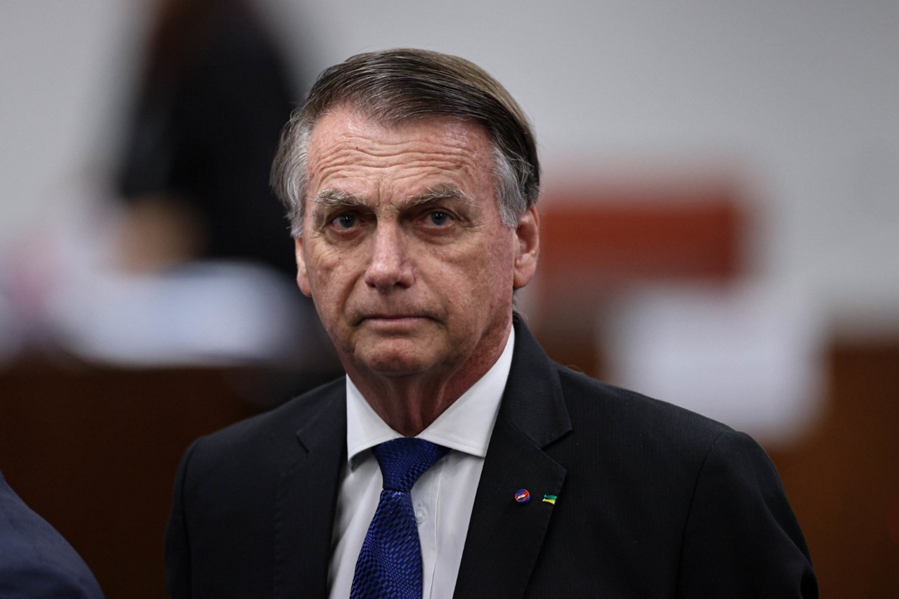 Jair Bolsonaro estava em casa quando agentes da Polícia Federal chegaram para cumprir buscas