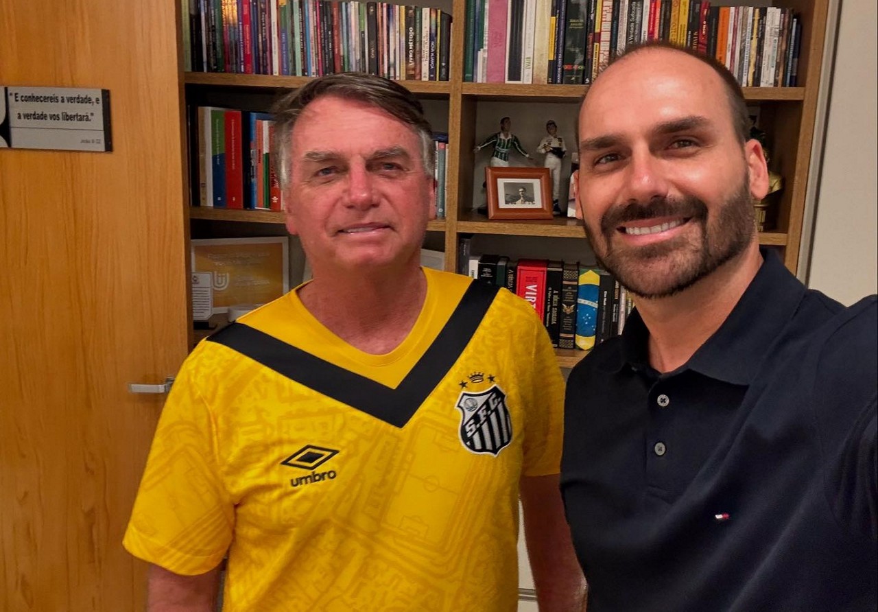 O ex-presidente Jair Bolsonaro afirmou que paga as despesas de seu filho Eduardo nos EUA