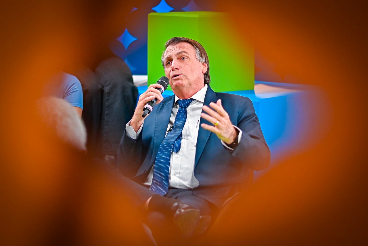 O ex-presidente Jair Bolsonaro foi denunciado pela PGR pelos crimes de tentativa de golpe de Estado, tentativa de abolição do Estado Democrático de Direito e organização criminosa.