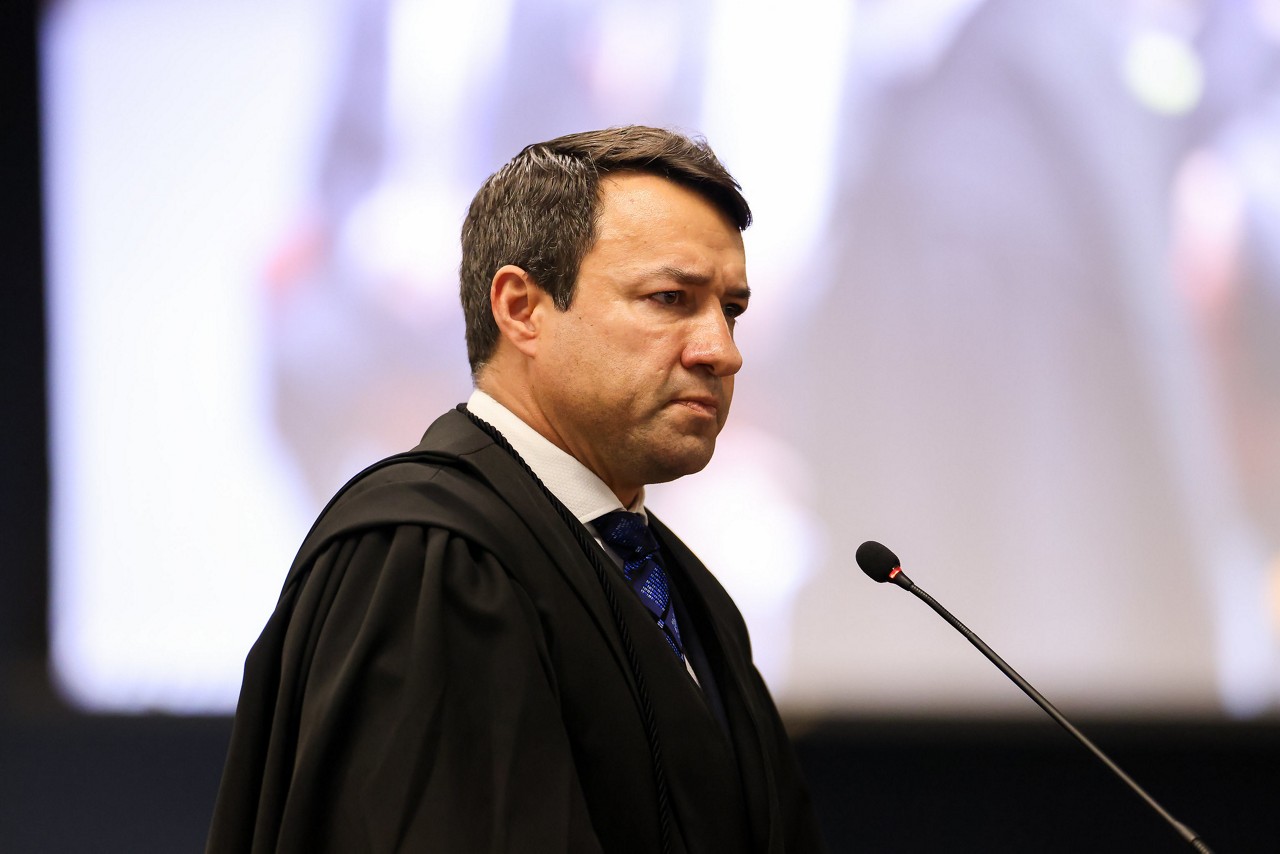 Advogado do ex-ministro da Justiça Anderson Torres, Eumar Novacki (foto) será recebido pelo ministro Cristiano Zanin em audiência a menos de duas semanas do julgamento do núcleo 1 no STF