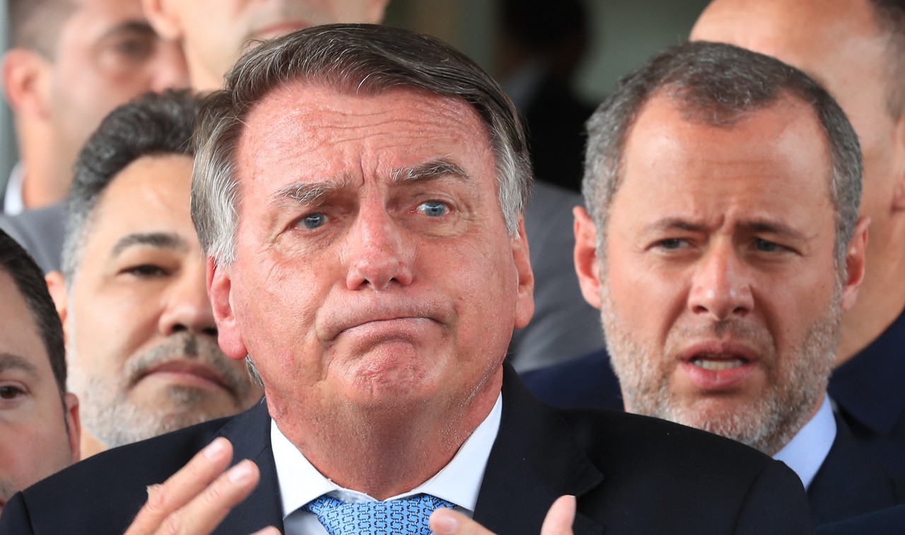 Ferido por faca durante a campanha eleitoral de 2018, Bolsonaro enfrenta desde então complicações digestivas que exigem acompanhamento médico frequente