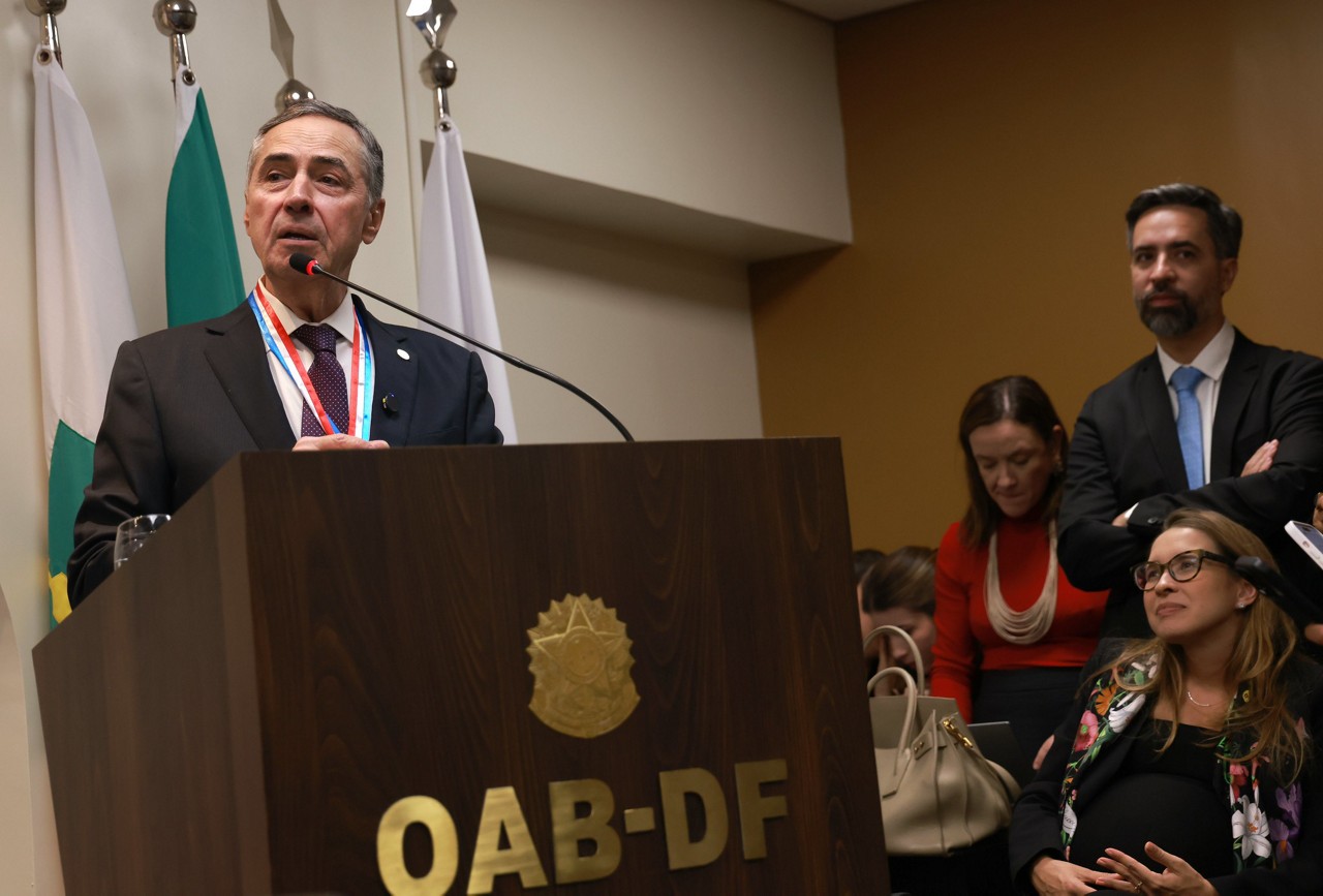 O presidente do STF, Luís Roberto Barroso (foto), lembrou que Bolsonaro teve votação expressiva em 2022, o que torna o julgamento ainda mais sensível