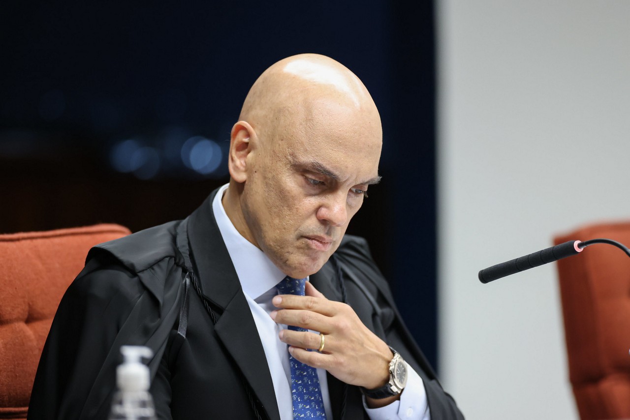 O ministro Alexandre de Moraes durante sessão que analisa denúncia da PGR contra Jair Bolsonaro (PL) e sete aliados por tentativa de golpe de Estado