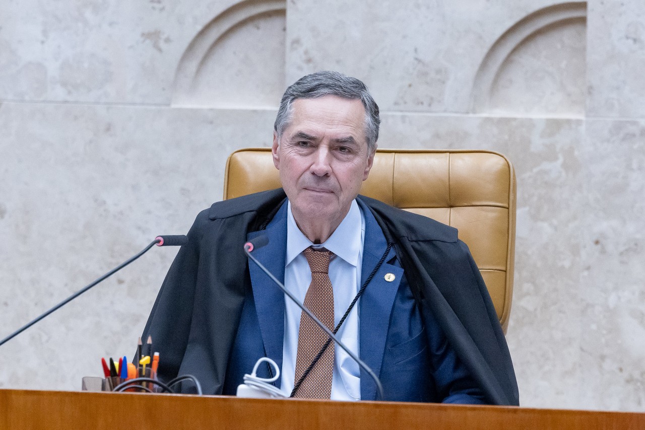 Luís Roberto Barroso tratou de regulação das redes e inteligência artificial em fórum