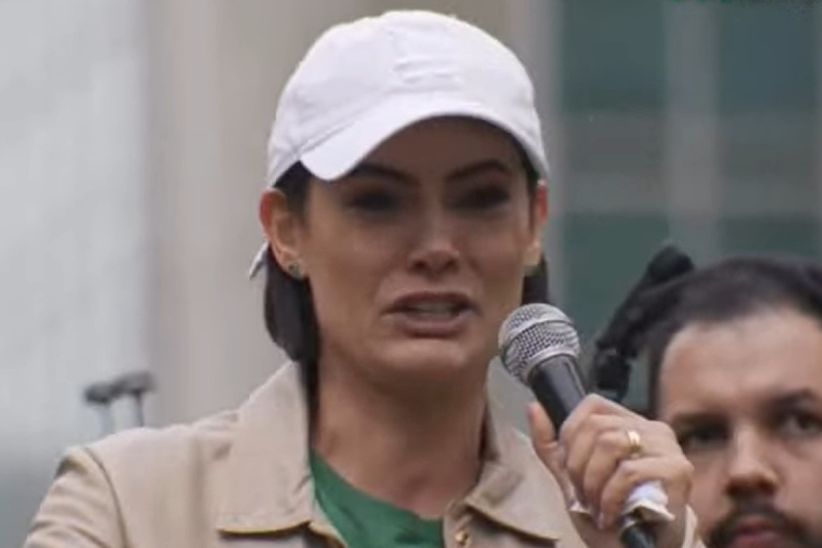 A ex-primeira-dama Michelle Bolsonaro foi a última a discursar em ato na avenida Paulista, em São Paulo (SP), neste domingo (7/9)