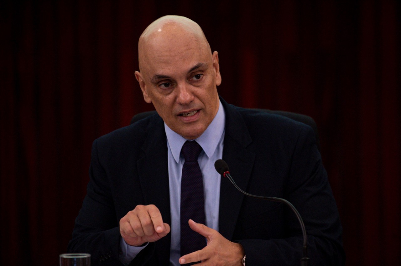 O ministro Alexandre de Moraes, do STF, estipulou multa de R$ 50 mil para qualquer cidadão que use VPN para ar a rede X