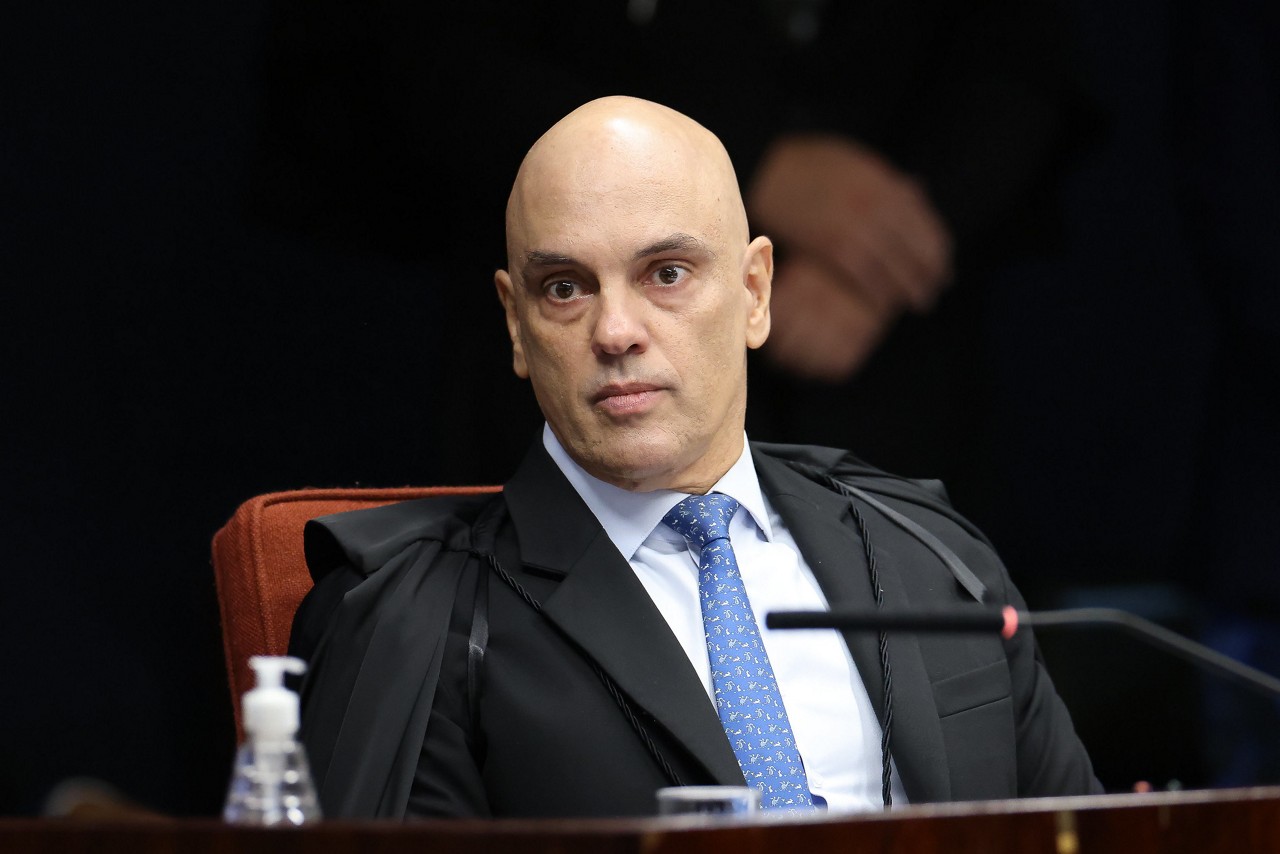 O ministro Alexandre de Moraes citou todos os crimes atribuídos ao grupo e apresentou a descrição dos “fatos criminosos”