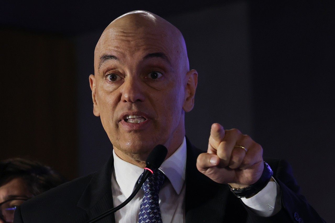 Após longo embate com Elon Musk, Moraes bloqueou o o ao X no país afirmando que o site se tornou 'ambiente sem lei' 