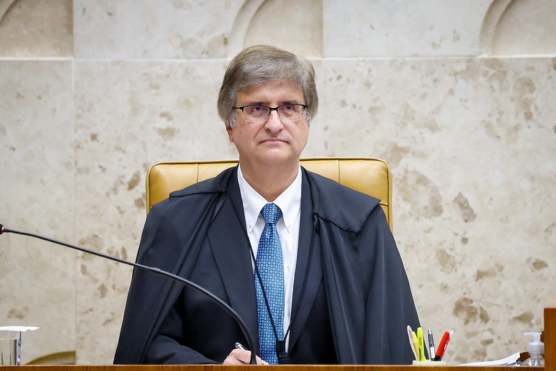 O procurador-geral da República, Paulo Gonet Branco,  solicitou, em 16 de setembro, que o ministro do STF Alexandre de Moraes autorize à PF investigar os casos de acesso ilegal à rede social X para eventual aplicação de multa 