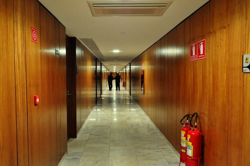 De acordo com a PF, o plano homicida foi impresso no Palácio do Planalto (na foto,  a área interna do 2º andar) e levado 40 minutos depois ao Palácio da Alvorada, residência oficial do então presidente da República Jair Bolsonaro
