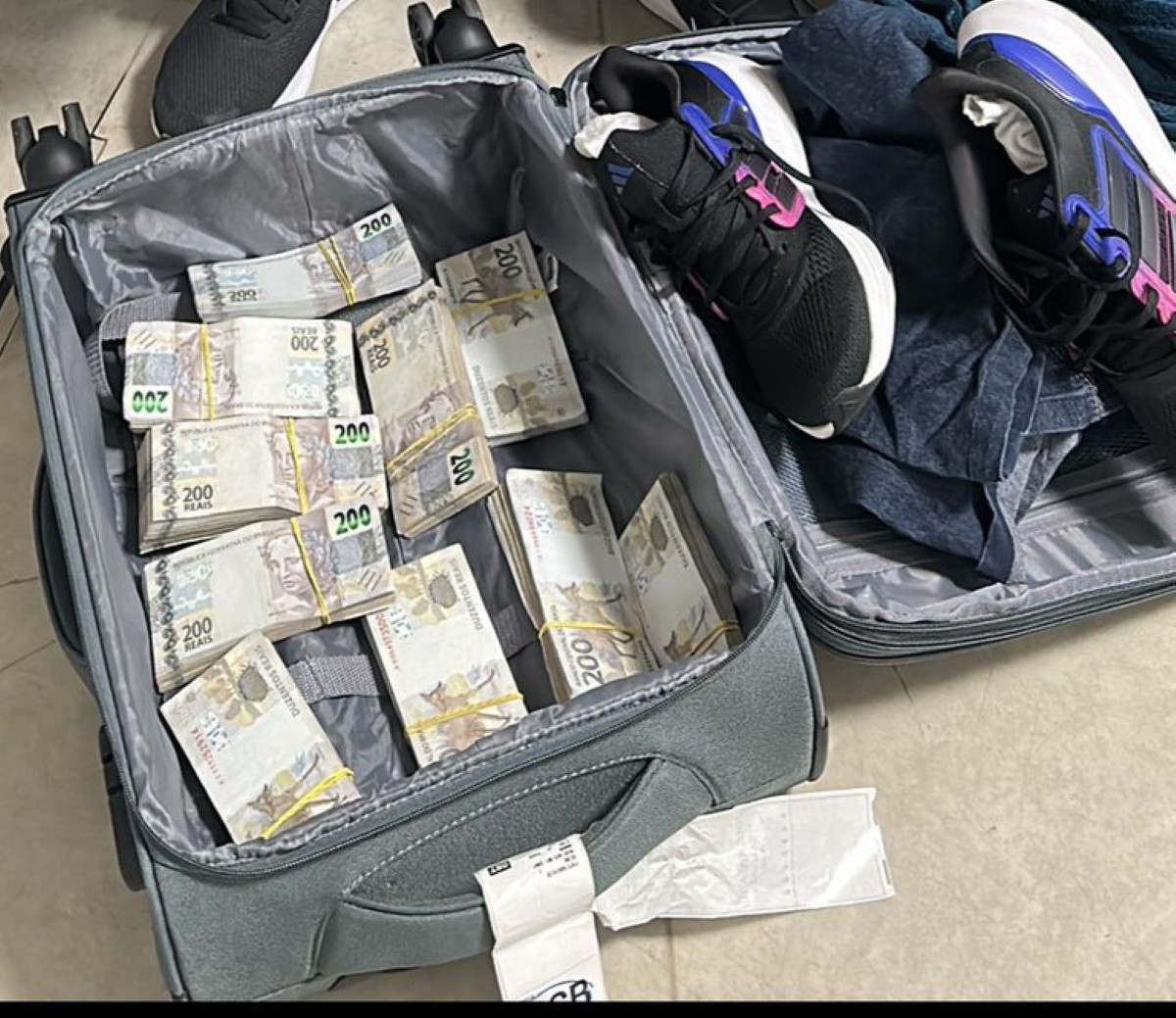Mais de R$ 1,2 milhão em notas de R$ 200: tudo estava em uma mala e foi descoberto em abordagem de rotina da Polícia Federal no aeroporto de Brasília