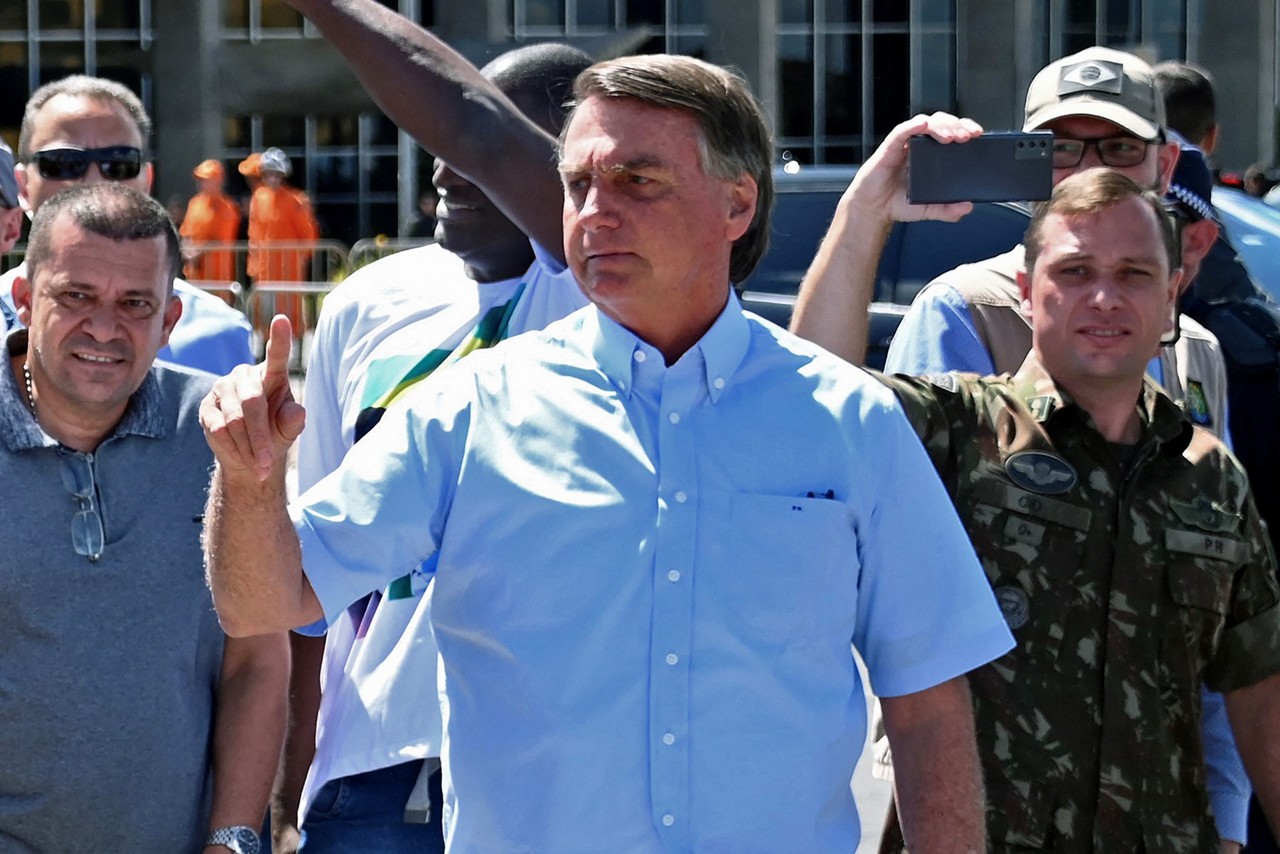 Defesa do ex-presidente Jair Bolsonaro disse que vai mostrar que ele não participou da trama golpista