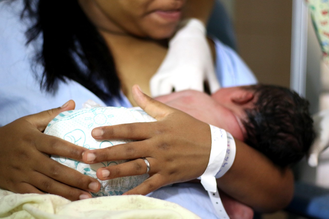 Mães com recém-nascido: Também foi pedida que as licenças para pais e mães são benefícios que podem ser usados pelo casal de forma partilhada