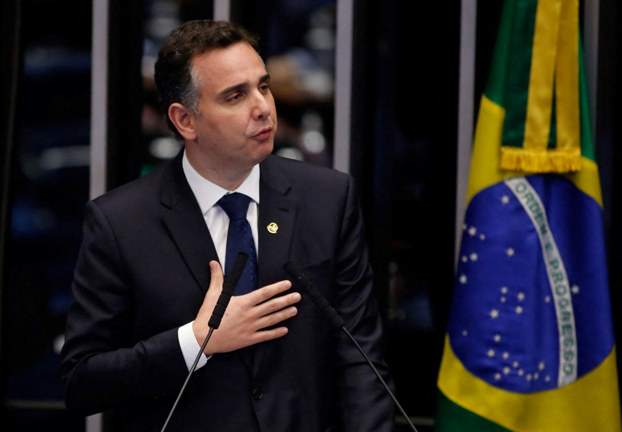 Rodrigo Pacheco presidiu o Senado por quatro anos, até fevereiro de 2025,  período em que foi alvo de manifestações que pediam intervenção militar e fechamento do Congresso