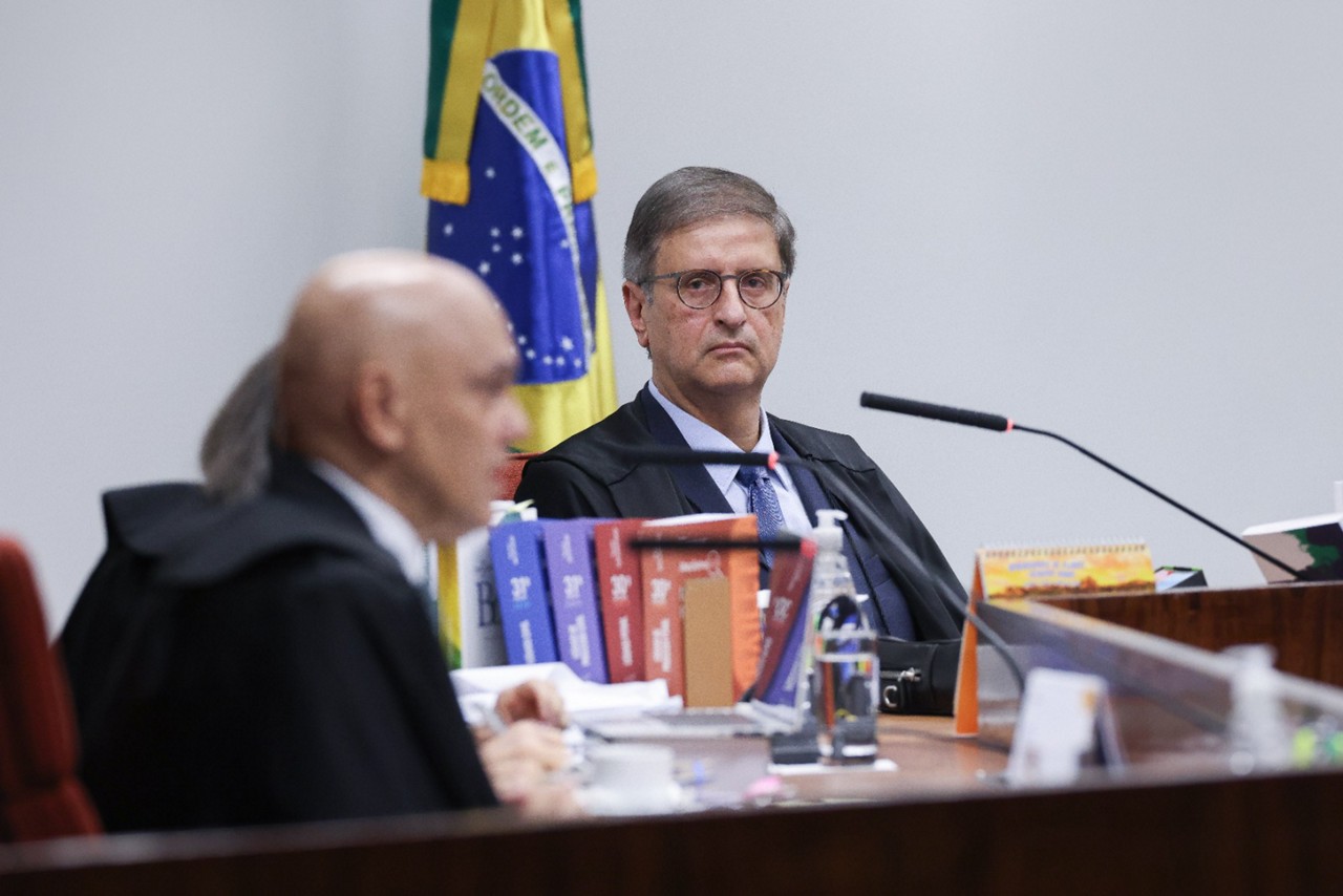 Alexandre de Moraes e Paulo Gonet durante julgamento de Jair Bolsonaro e aliados por tentativa de golpe de Estado