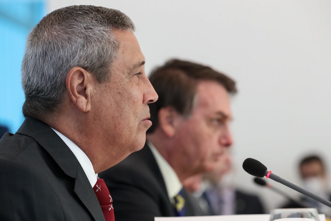 O general do Exército Walter Braga Netto é apontado por Mauro Cid como o responsável por levantar recursos para financiar a vinda e a permanência de manifestantes de outros Estado em Brasília