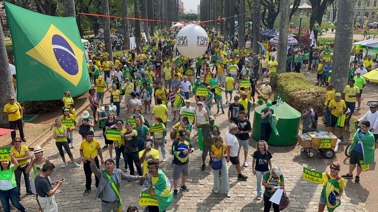 Grupos de direita fazem ato de 7 de Setembro na Praça da Liberdade
