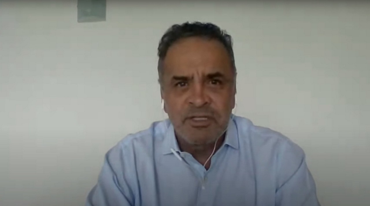 Deputado federal Aécio Neves (PSDB) em entrevista ao Café com Política