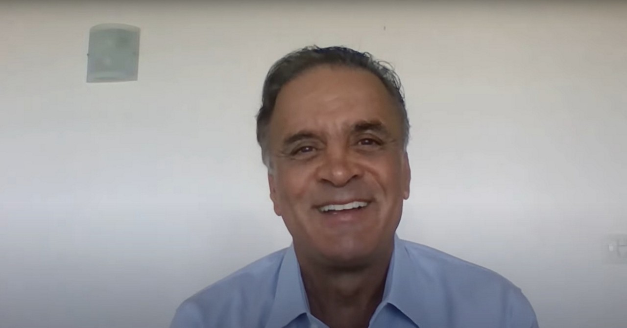 Aécio Neves foi o entrevistado do Café com Política desta terça-feira (25 de março)