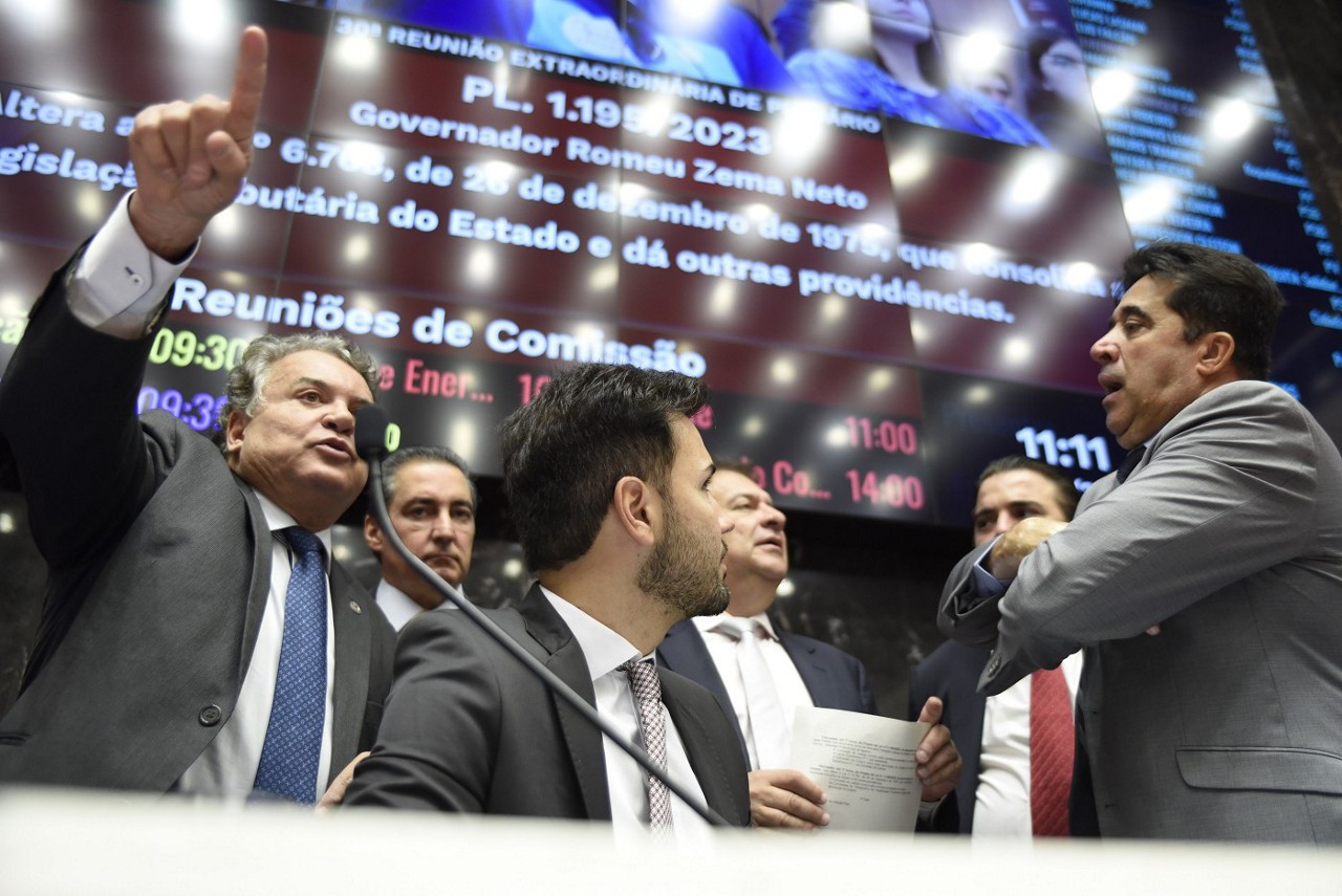O clima entre os deputados Alencar da Silveira Jr. (PDT) e Sargento Rodrigues (PL) não foi exatamente o mais amistoso durante o plenário desta quarta (25 de junho)