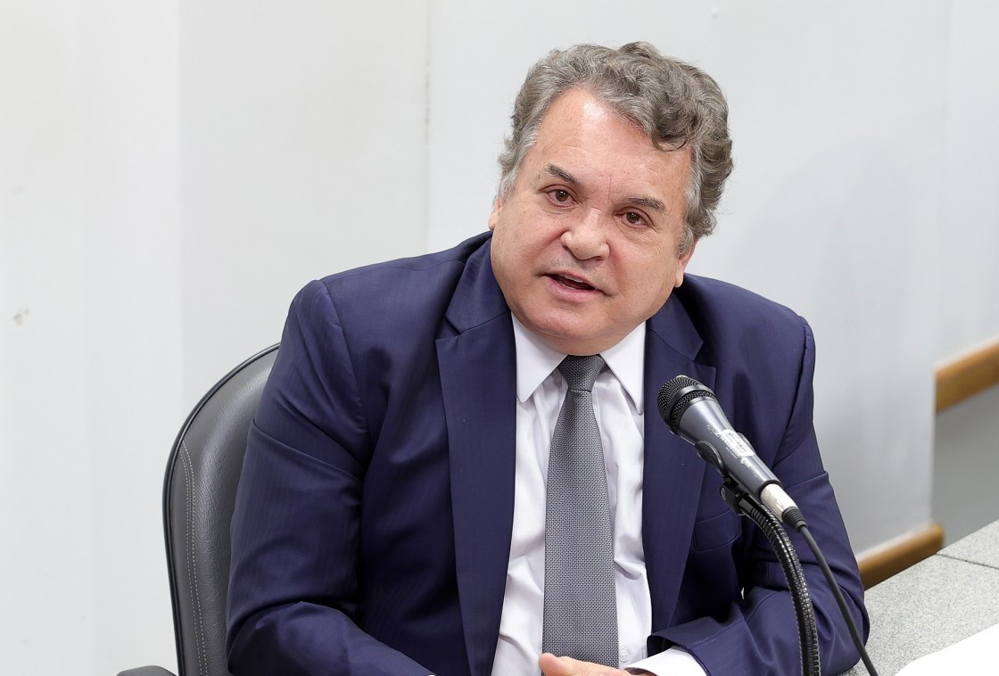 Alencar Silveira Jr. é deputado estadual e presidente do América-MG