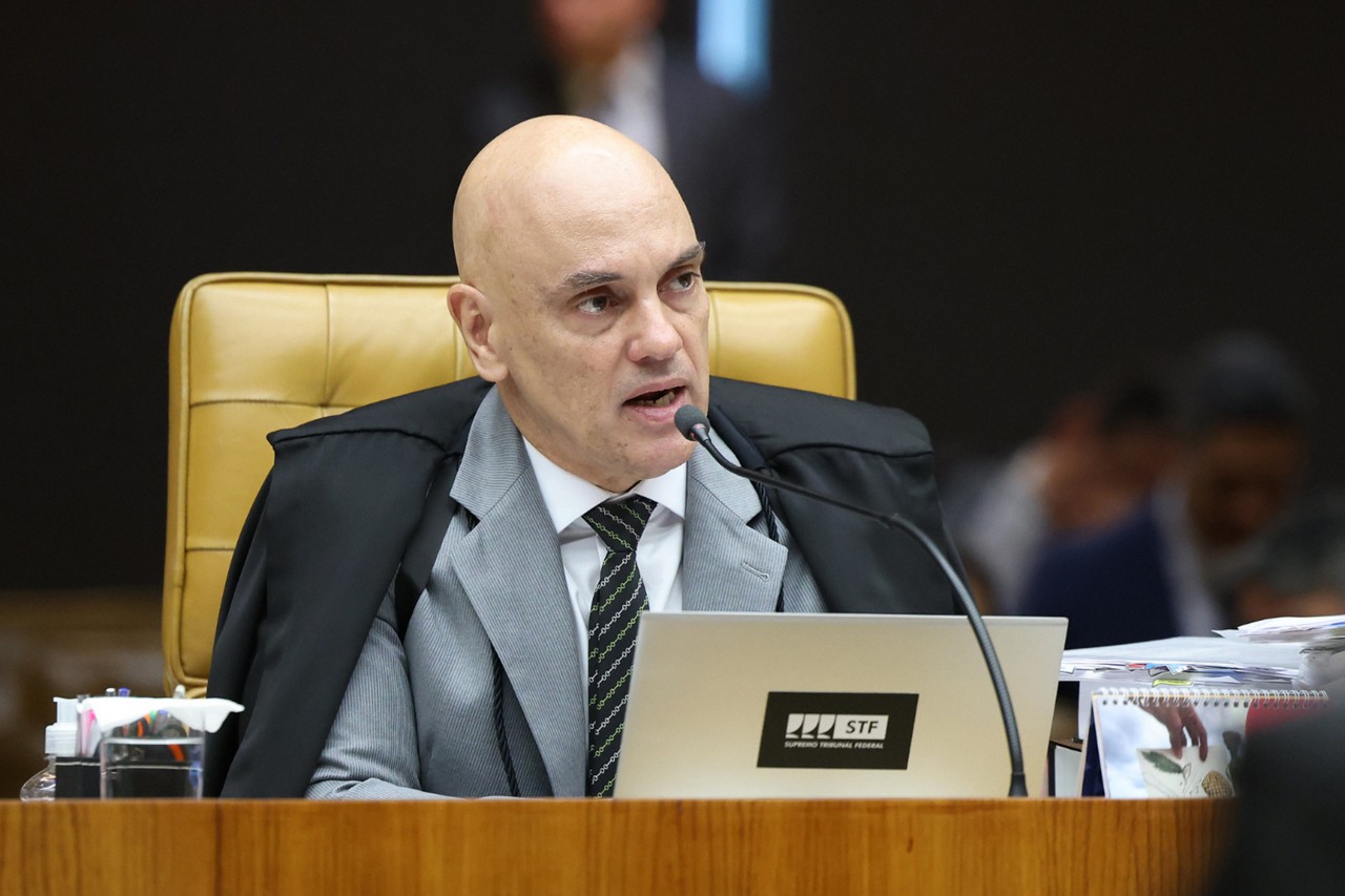 Alexandre Moraes deve explicações ao Brasil sobre Banco Master